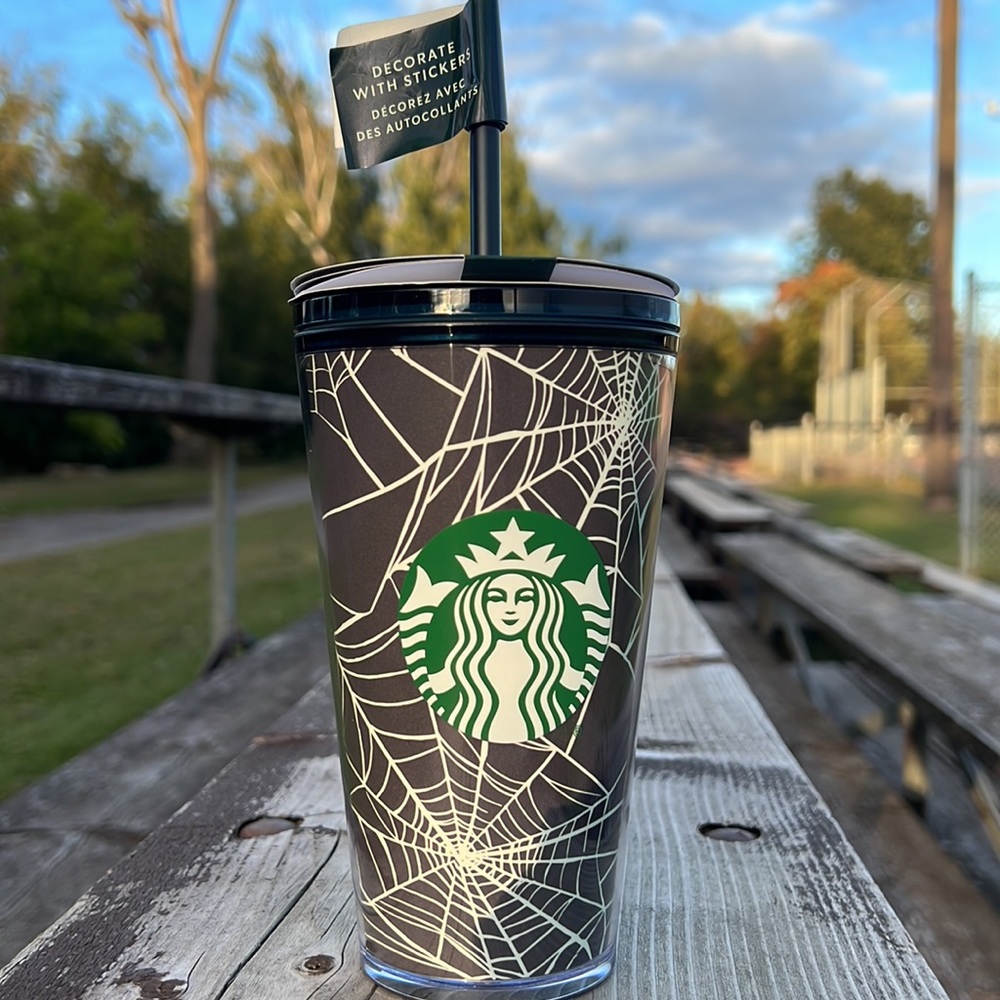 2021 Starbucks Halloween Glow In The Dark Spider Web Grande Tumbler!
